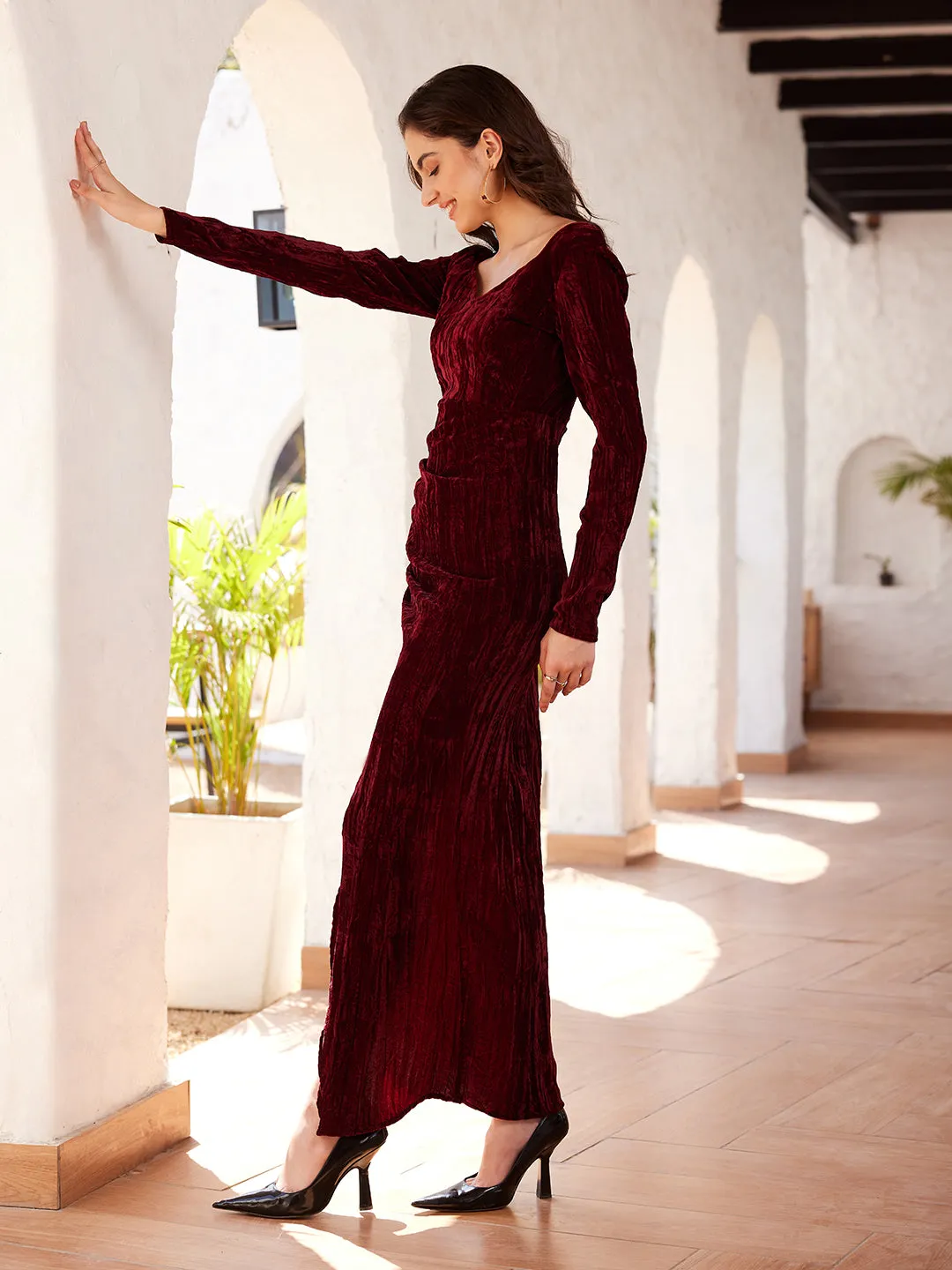 Berrylush Women Solid Red V-Neck Velvet Thigh-High Slit Straight Hem Knitted A-Line Maxi Dress