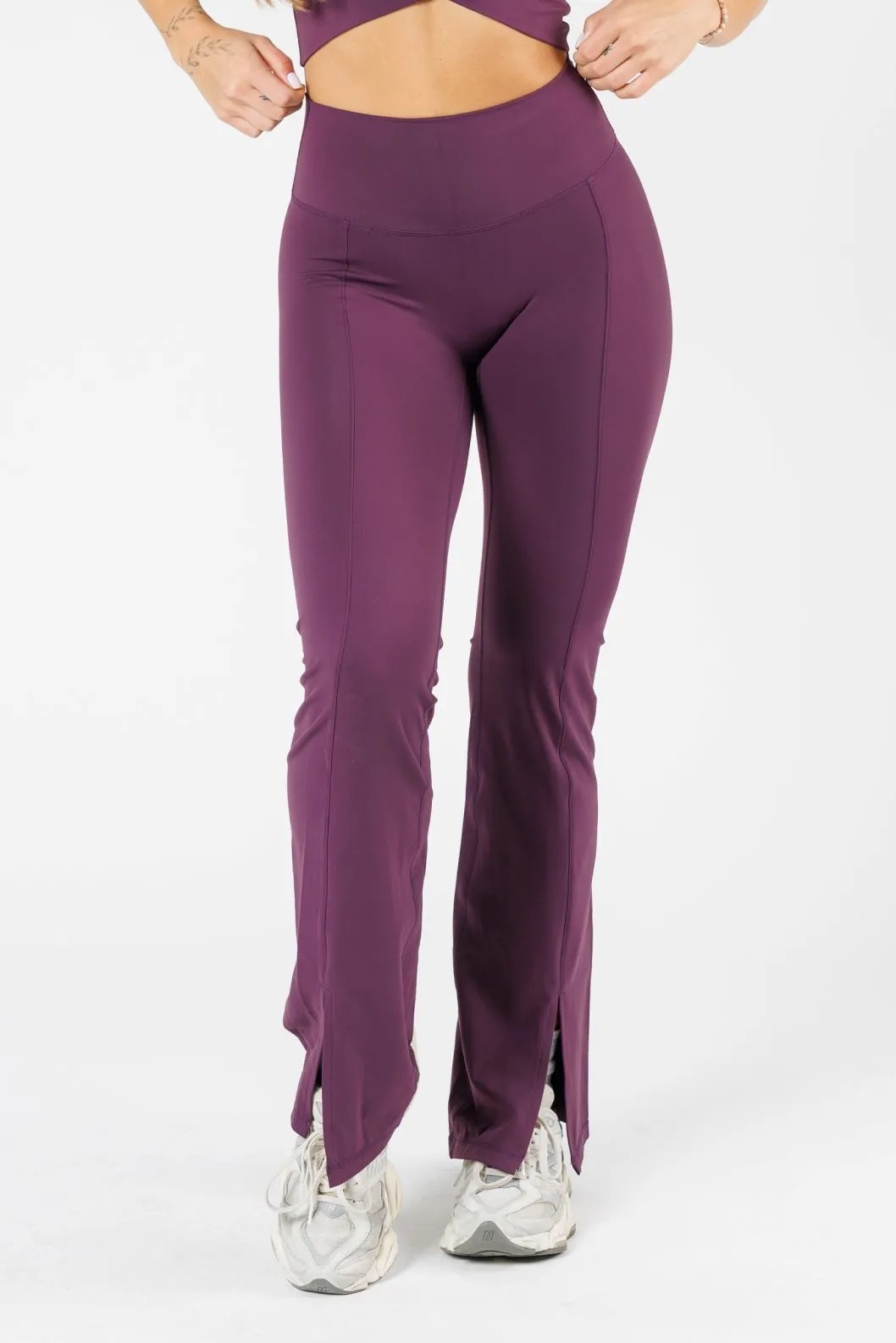 FormLux Front Slit Sculptseam® Plus Flare Legging 32" Wildberry