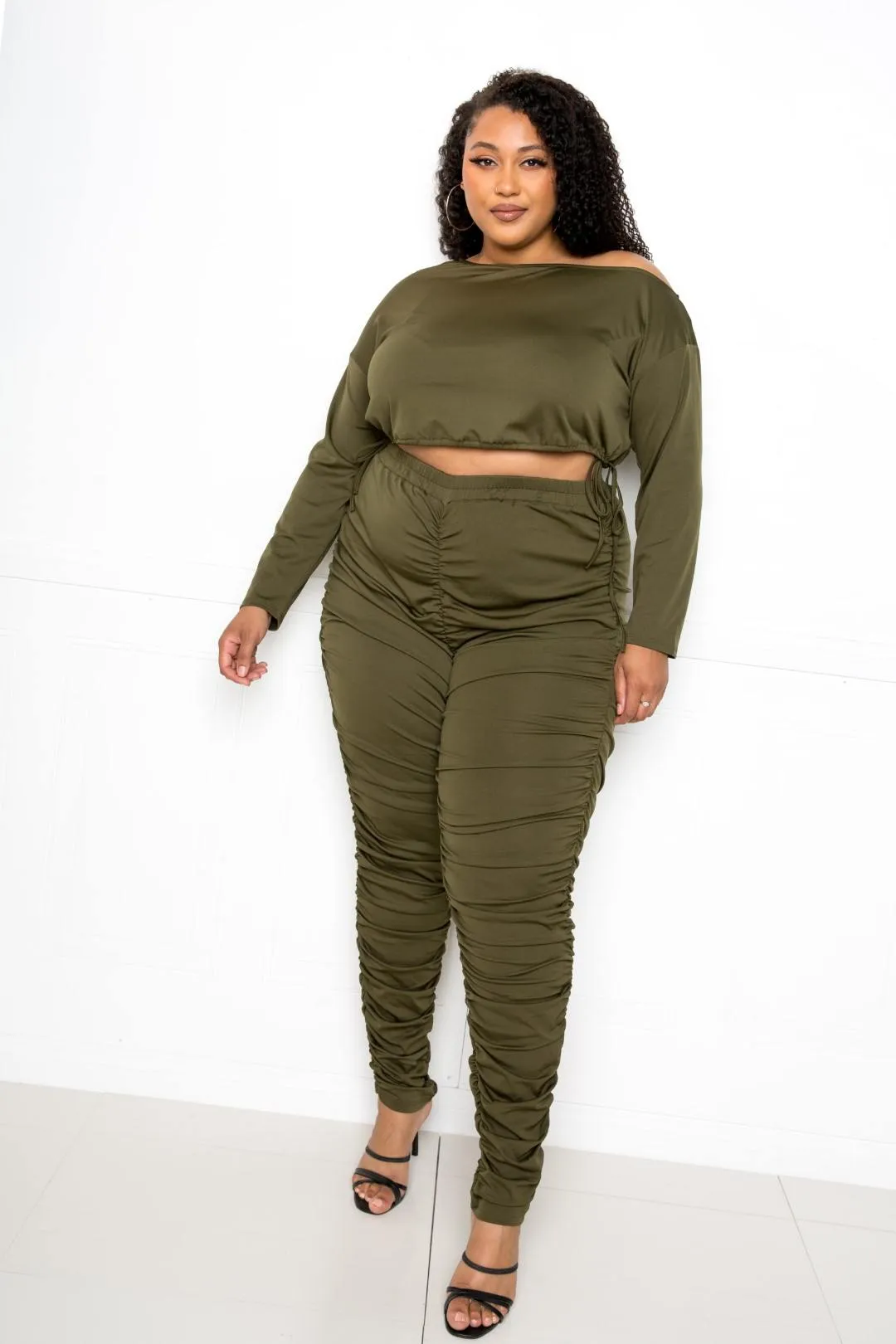 Off Shoulder Cropped Top And Ruched Leggings Set