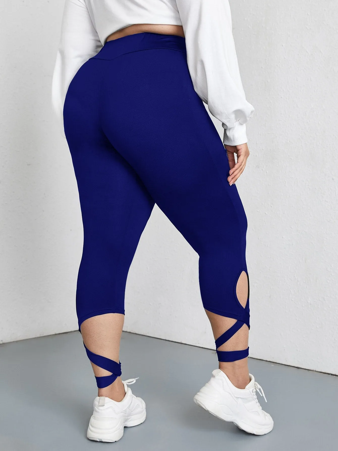 Plain Cut Out Cropped Plus Size Leggings