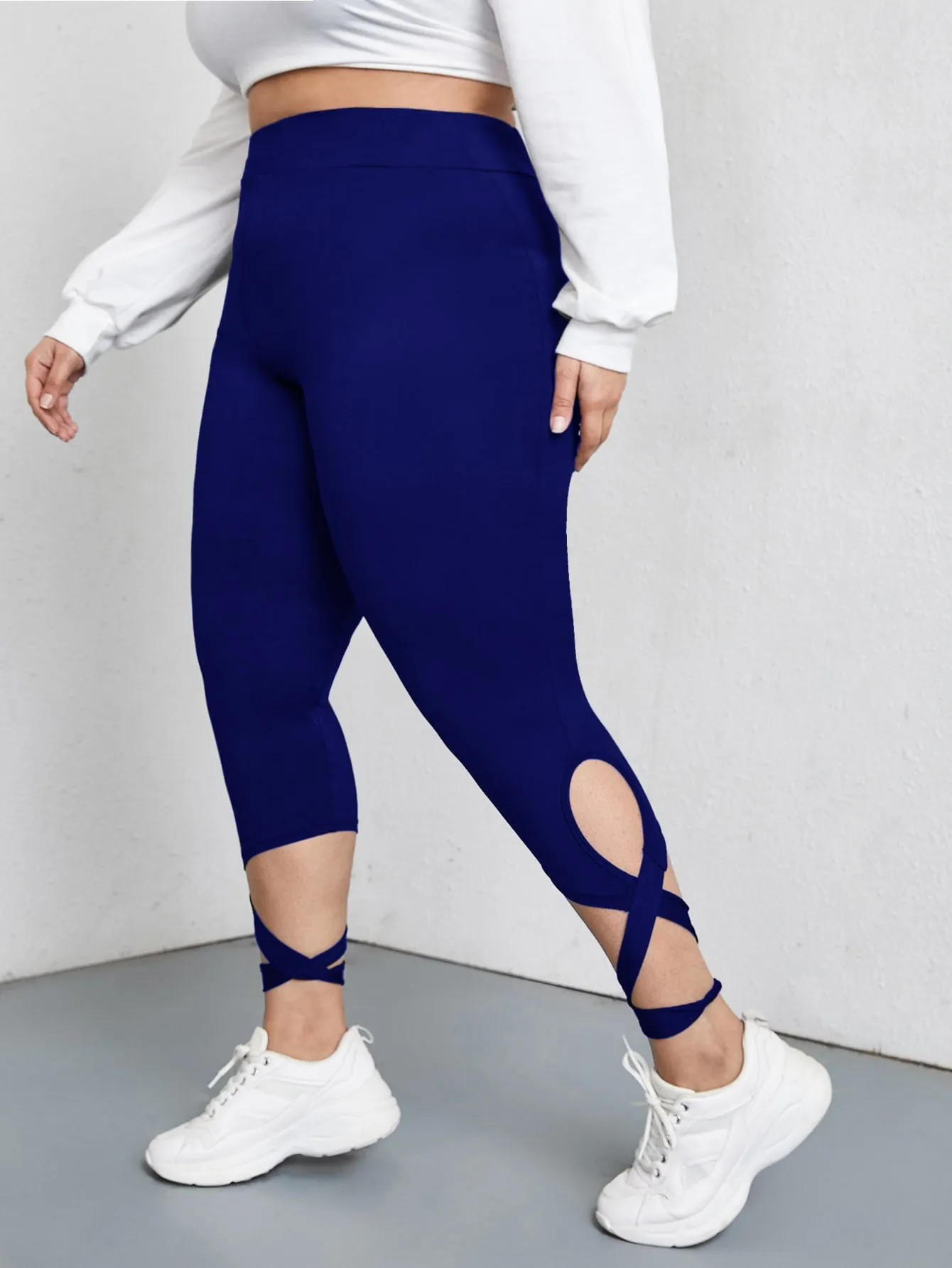 Plain Cut Out Cropped Plus Size Leggings