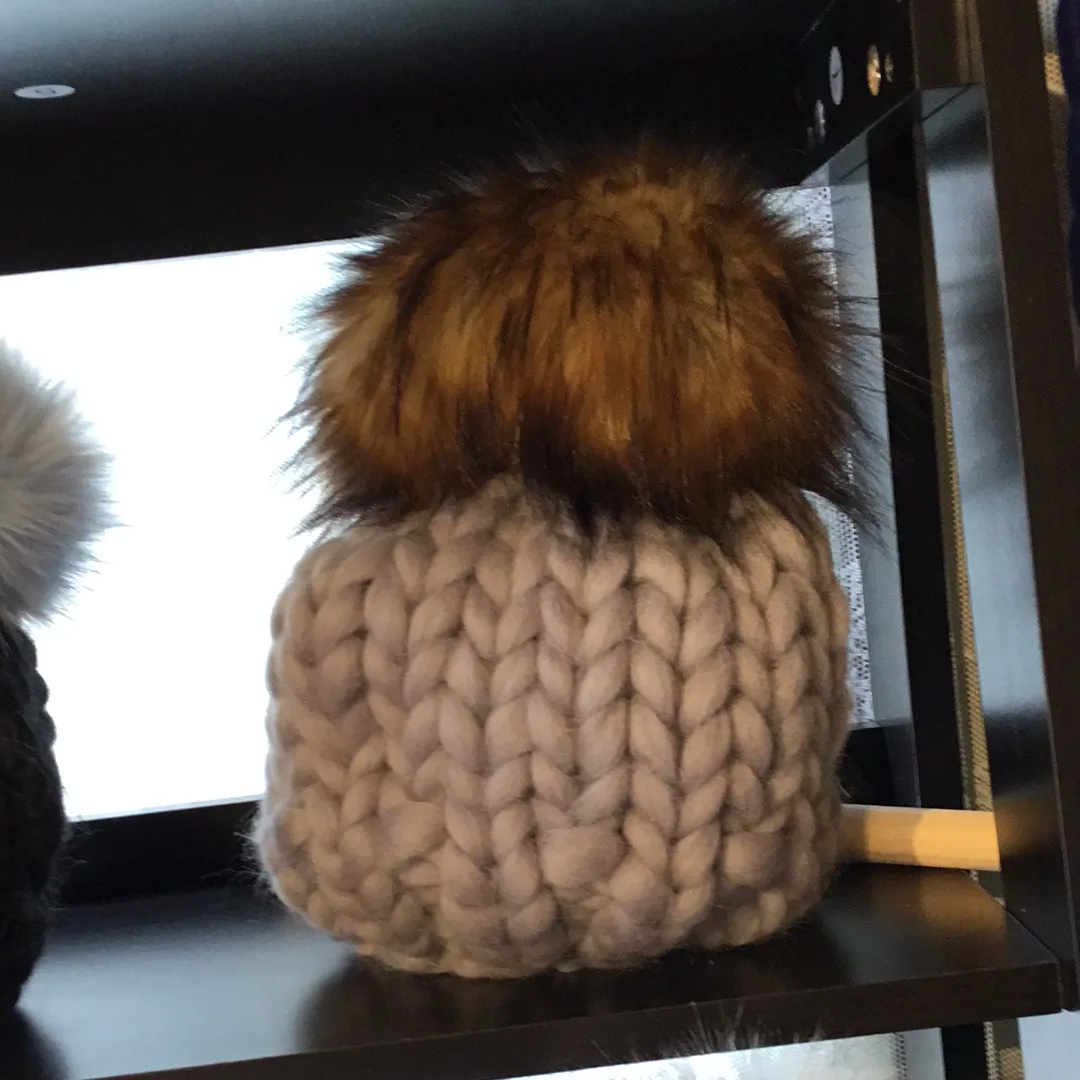 SC1-001 *Merino Wool Hat with Pom Pom