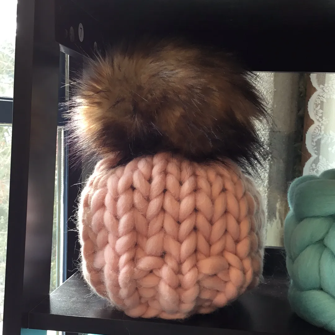 SC1-001 *Merino Wool Hat with Pom Pom