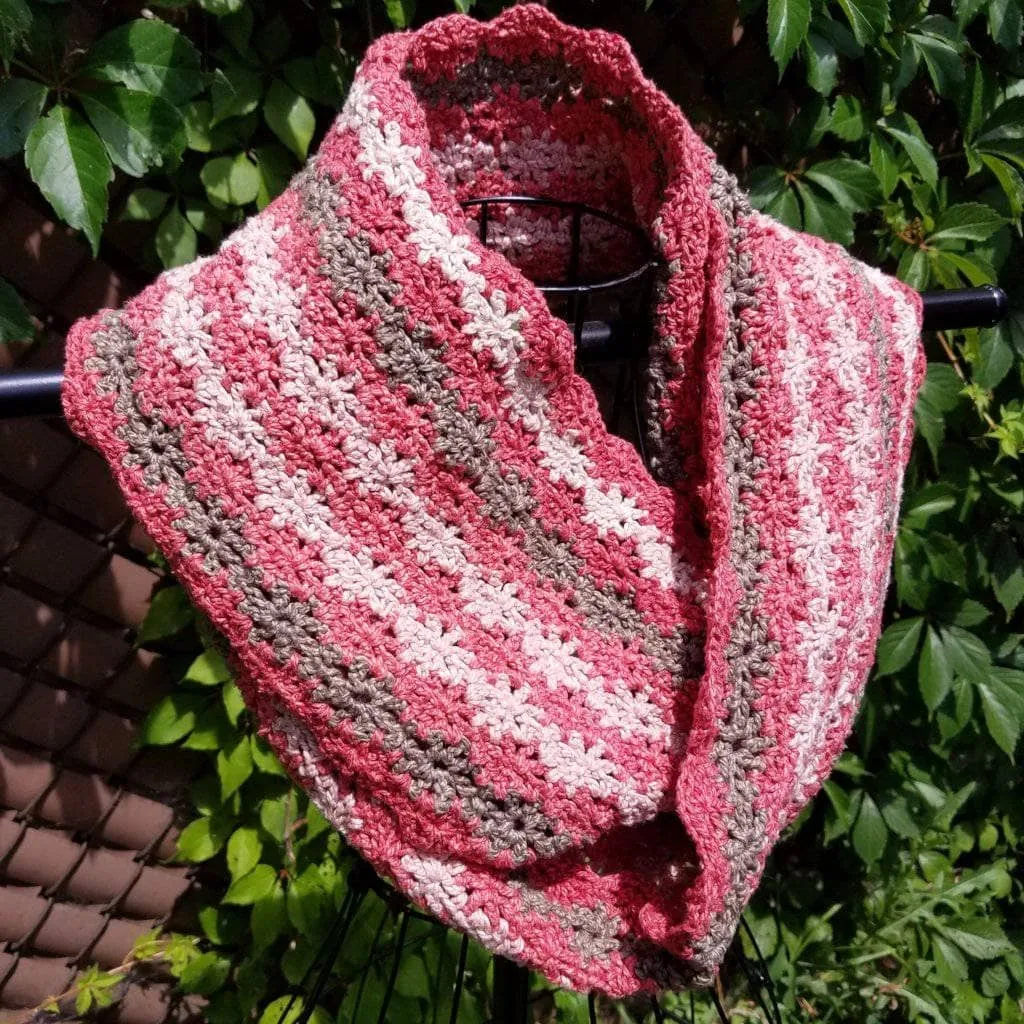 Vintage Rose Infinity Scarf Pattern