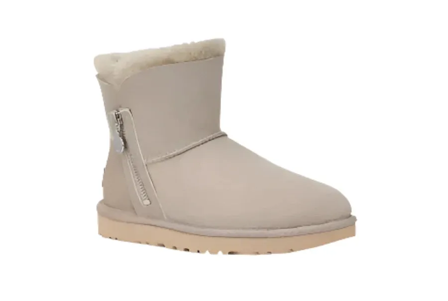 WOMEN'S UGG BAILEY ZIP MINI BOOT | GOAT