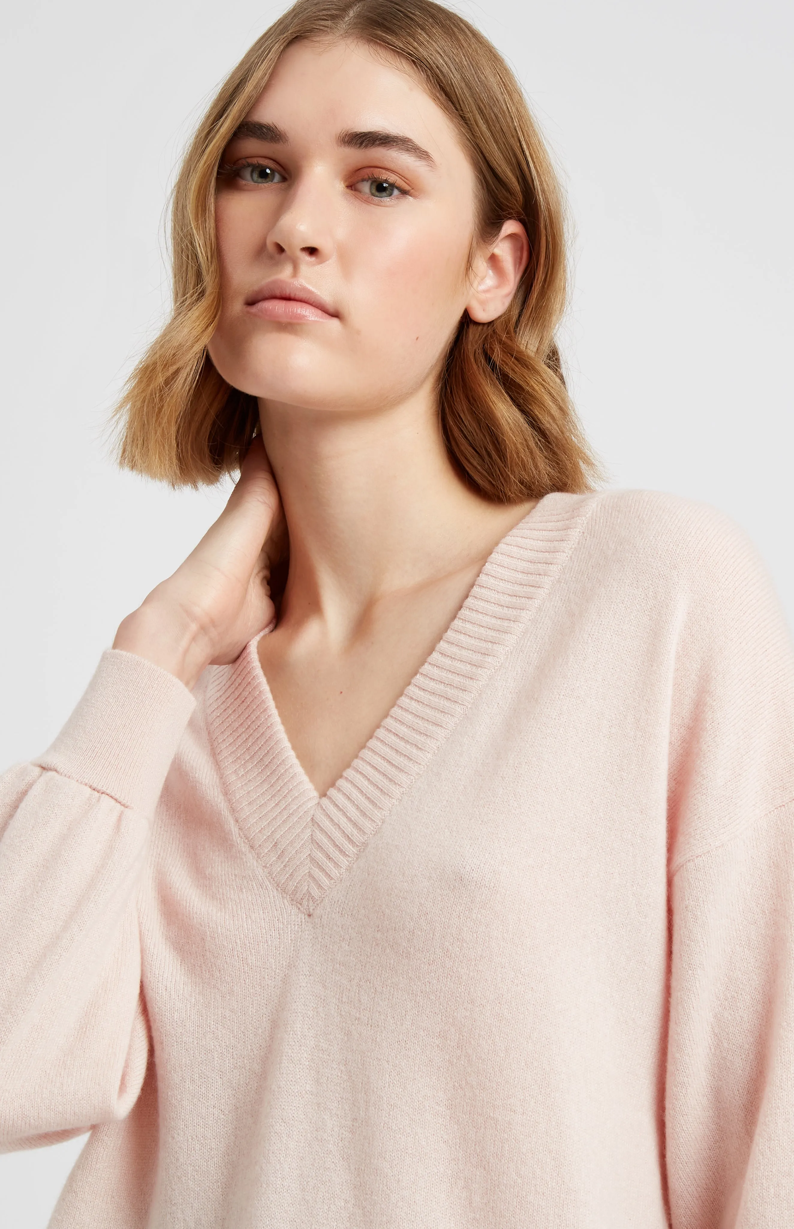 Women's V Neck Cashmere Jumper In Pastel Pink